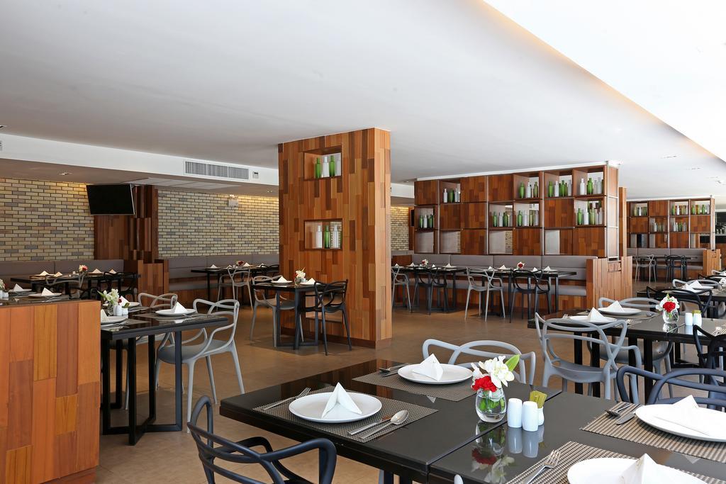 S Ratchada Leisure Hotel - Sha Plus Bangkok Eksteriør billede The restaurant