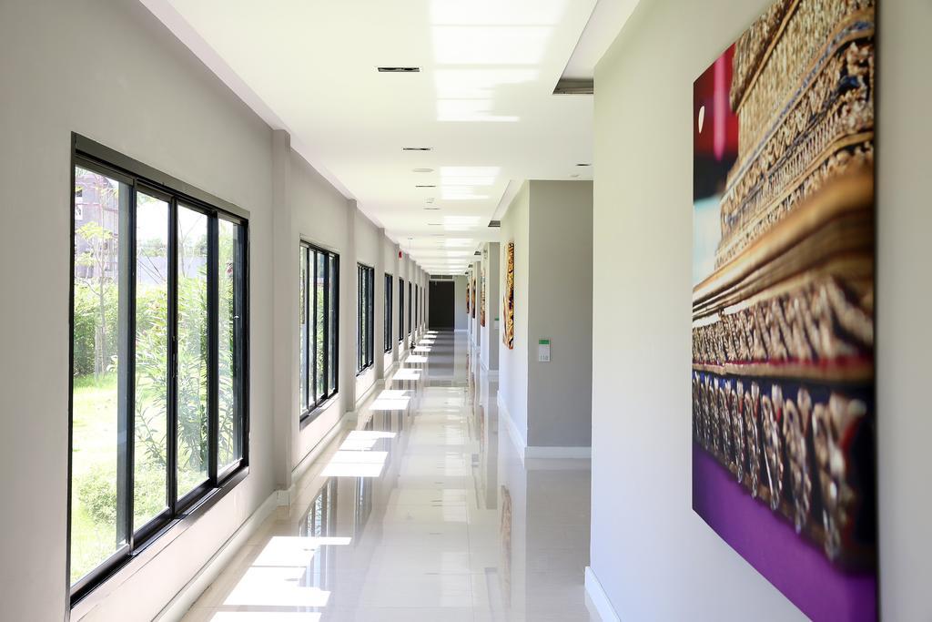 S Ratchada Leisure Hotel - Sha Plus Bangkok Eksteriør billede Interior of the school