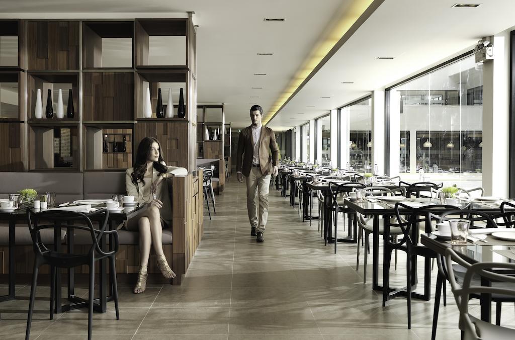 S Ratchada Leisure Hotel - Sha Plus Bangkok Eksteriør billede The restaurant
