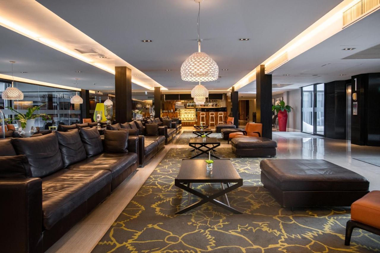 S Ratchada Leisure Hotel - Sha Plus Bangkok Eksteriør billede The lobby of the hotel