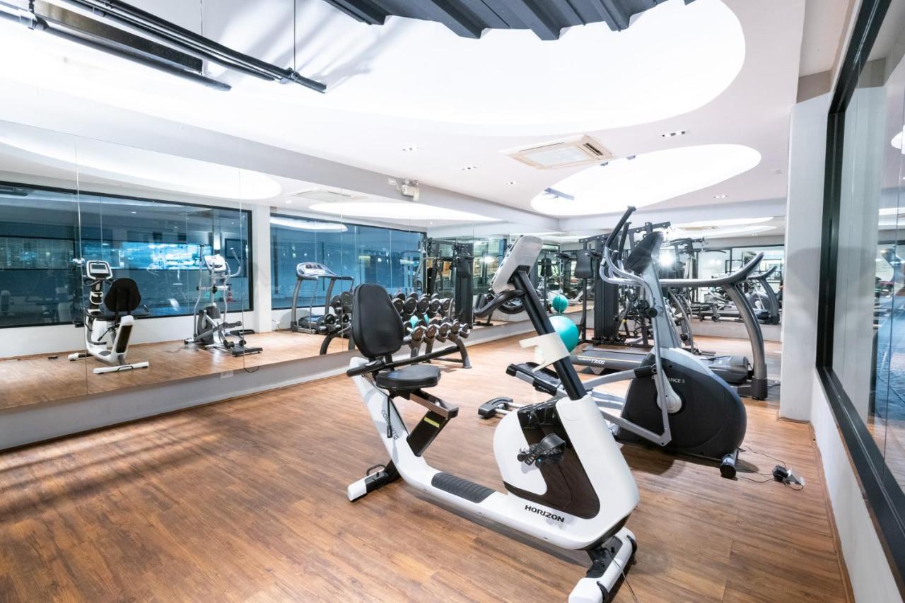 S Ratchada Leisure Hotel - Sha Plus Bangkok Eksteriør billede The gym at the hotel