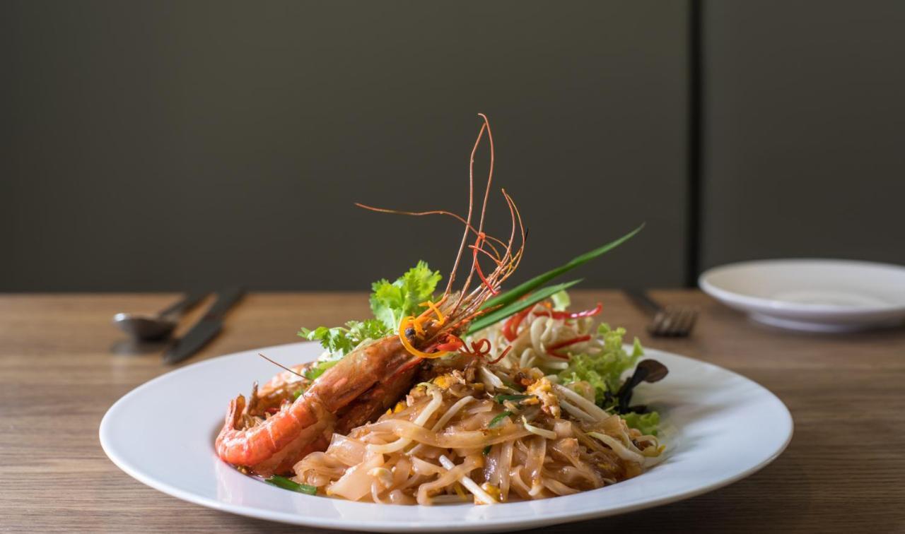 S Ratchada Leisure Hotel - Sha Plus Bangkok Eksteriør billede Pad Thai