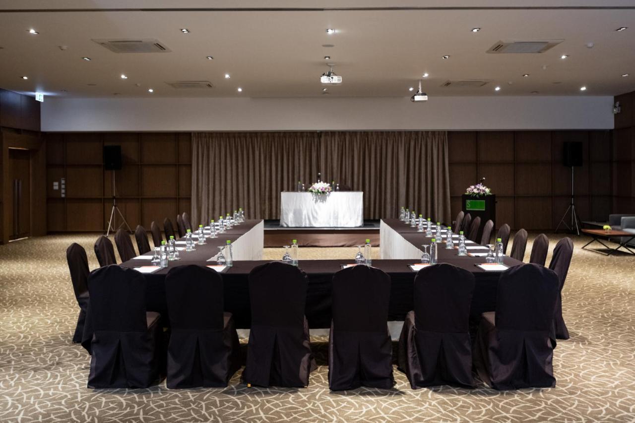 S Ratchada Leisure Hotel - Sha Plus Bangkok Eksteriør billede Meeting room