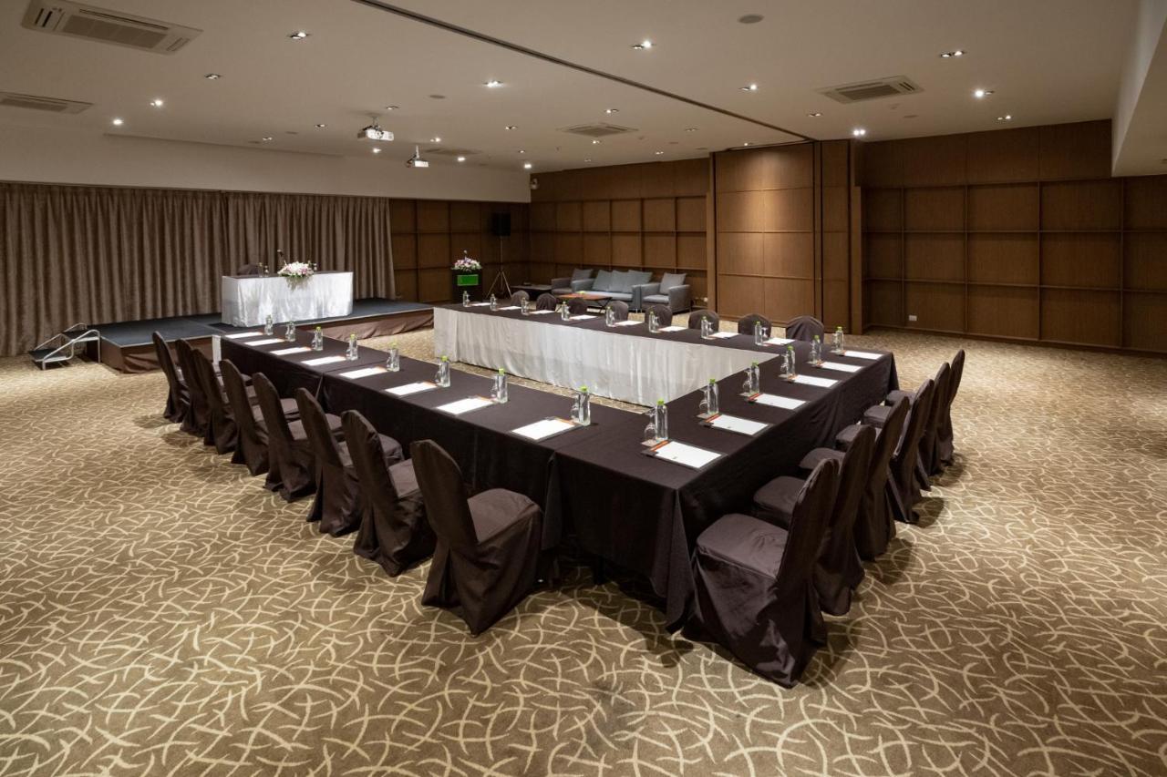 S Ratchada Leisure Hotel - Sha Plus Bangkok Eksteriør billede Meeting room